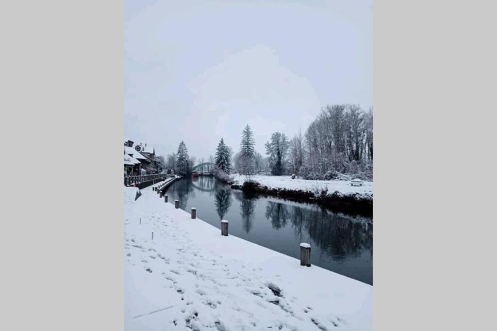 Le Portougais, Chalet A Chanaz, La Petite Venise Savoyarde Exteriör bild
