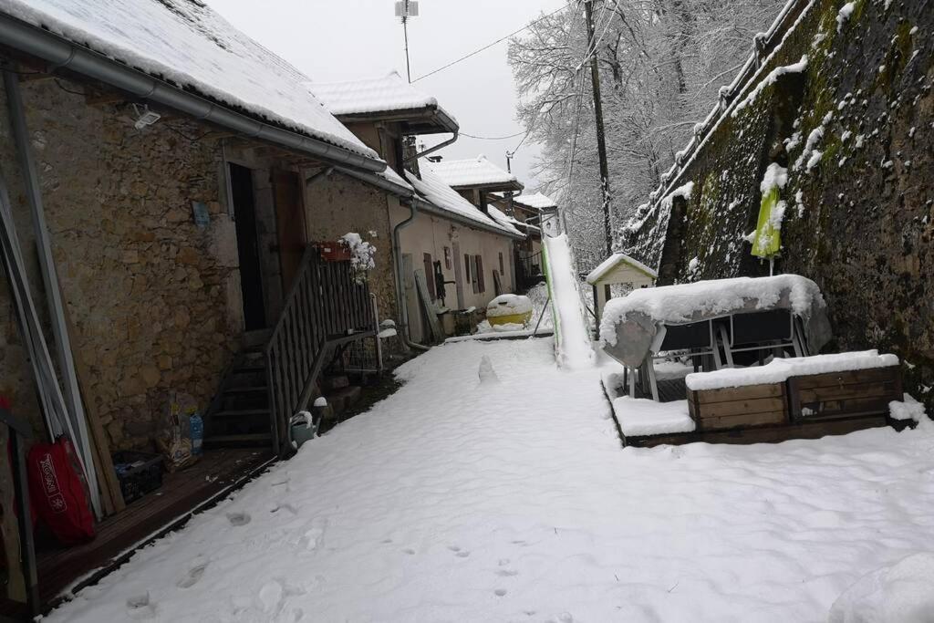 Le Portougais, Chalet A Chanaz, La Petite Venise Savoyarde Exteriör bild