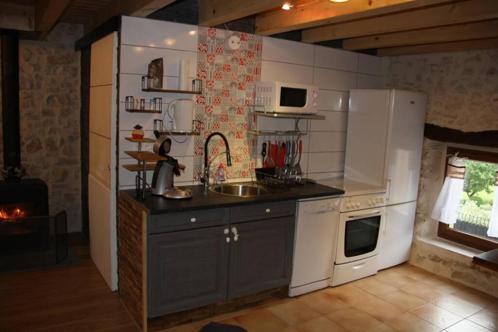 Le Portougais, Chalet A Chanaz, La Petite Venise Savoyarde Exteriör bild